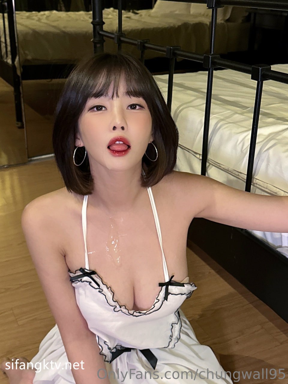 【2023_08_02】The_day_I_walked_around_in_a_bikini_It's_only_shown.m4v